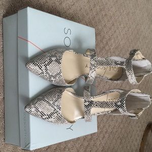 Sole Society Edelyn Black/White Snake Pumps